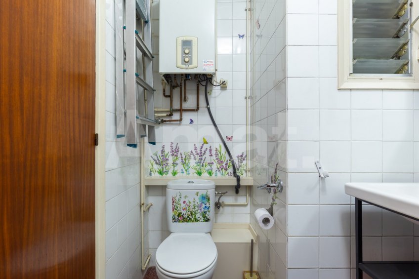 East-facing apartment with balcony and views, in Esquerra Eixample -27