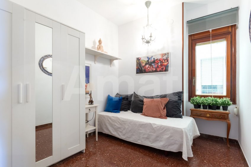 East-facing apartment with balcony and views, in Esquerra Eixample -29