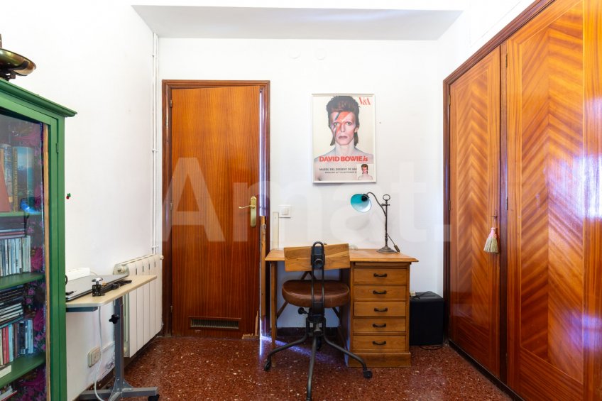 East-facing apartment with balcony and views, in Esquerra Eixample -33