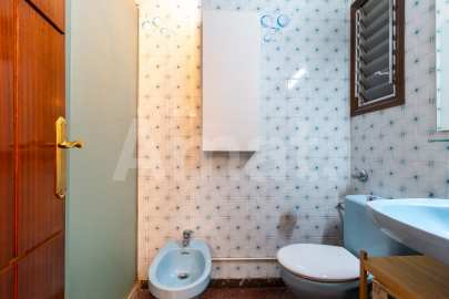 East-facing apartment with balcony and views, in Esquerra Eixample -18