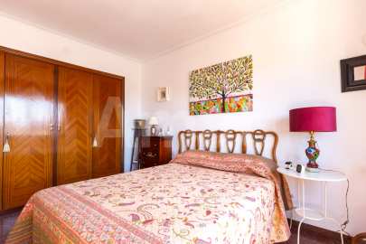 East-facing apartment with balcony and views, in Esquerra Eixample -23