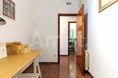 East-facing apartment with balcony and views, in Esquerra Eixample -26