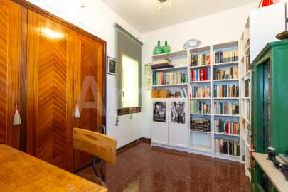 East-facing apartment with balcony and views, in Esquerra Eixample -31