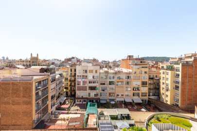 East-facing apartment with balcony and views, in Esquerra Eixample -34