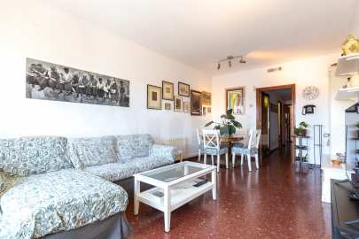 East-facing apartment with balcony and views, in Esquerra Eixample -7
