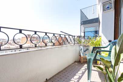 East-facing apartment with balcony and views, in Esquerra Eixample -9