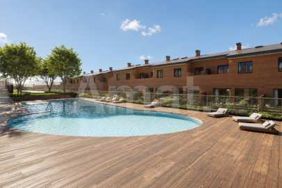 AP BEGUES -Casa adosada nueva con jardín de 40m2 -5