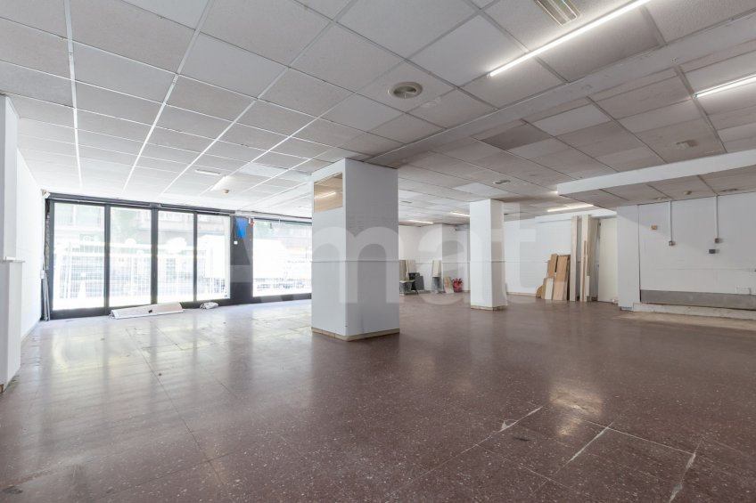 Local comercial amb multiples possibilitats