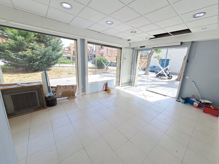 Commercial premises for rent in Rubí. -2