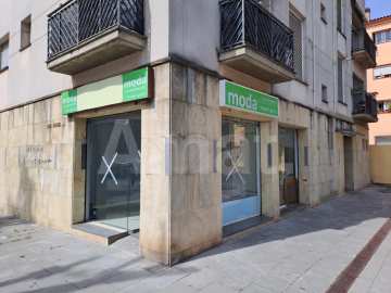 Commercial premises for rent in Rubí.