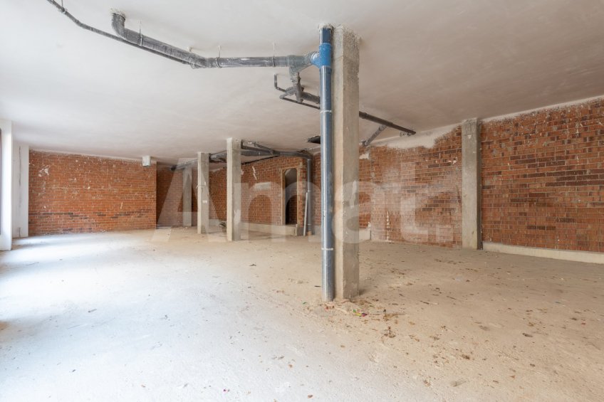 Opportunity! Central commercial premises to boost your business -2