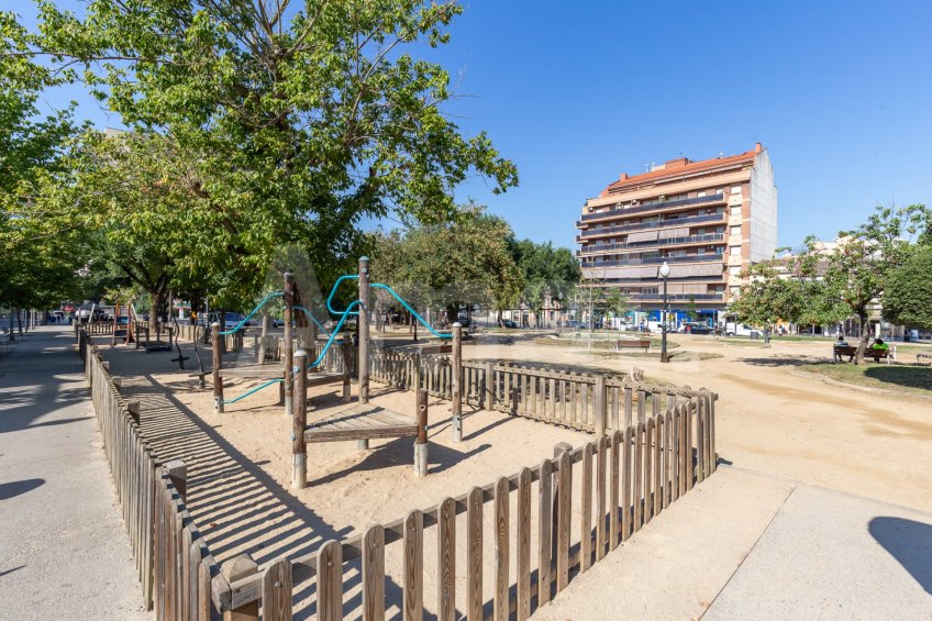 Opportunity! Central commercial premises to boost your business -23