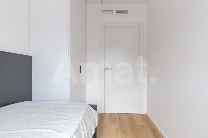 Piso nuevo con terraza, piscina y parking -15