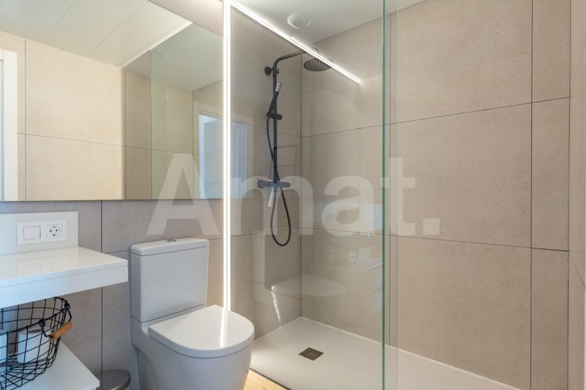 Piso nuevo con terraza, piscina y parking -17