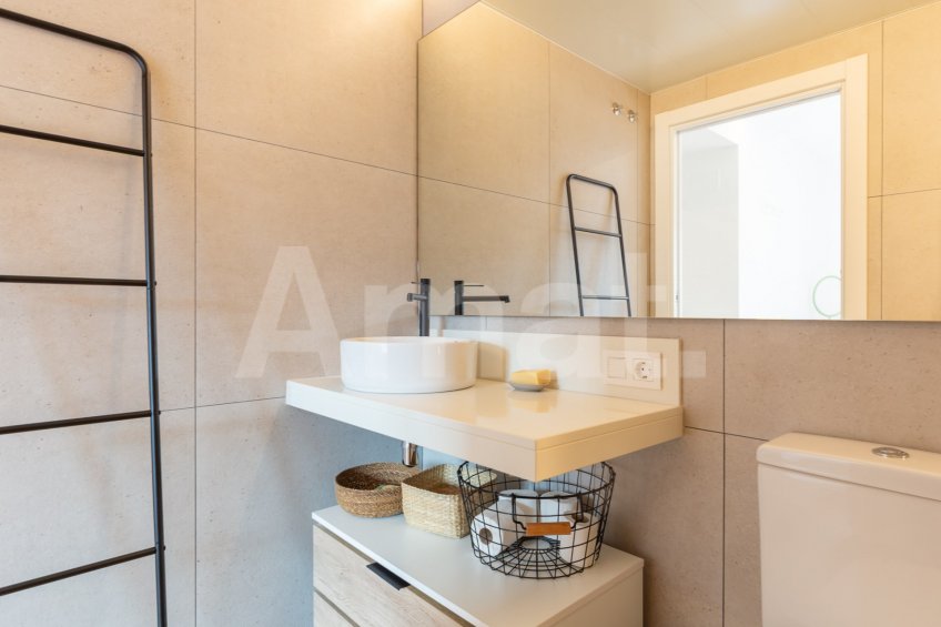 Piso nuevo con terraza, piscina y parking -18