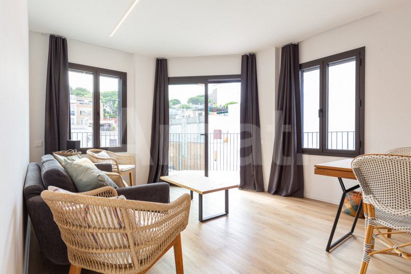 Piso nuevo con terraza, piscina y parking -25