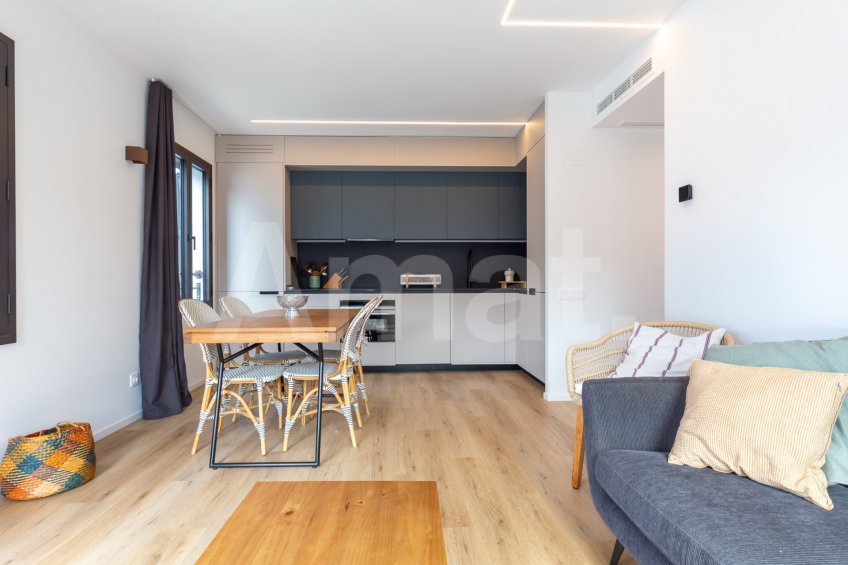 Piso nuevo con terraza, piscina y parking -4