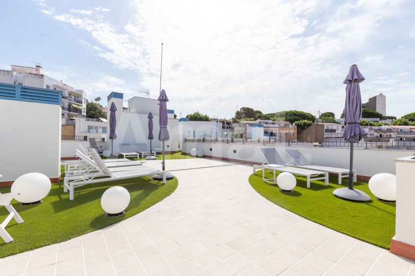 Piso nuevo con terraza, piscina y parking -40