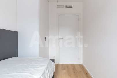 Piso nuevo con terraza, piscina y parking -15