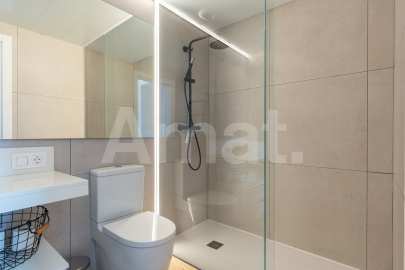 Piso nuevo con terraza, piscina y parking -17