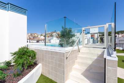 Piso nuevo con terraza, piscina y parking -34