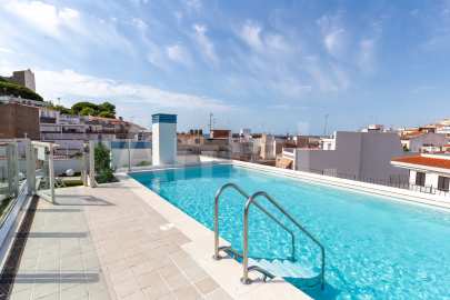 Piso nuevo con terraza, piscina y parking -38
