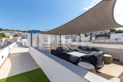 Piso nuevo con terraza, piscina y parking -41