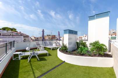Piso nuevo con terraza, piscina y parking -43