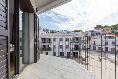 Piso nuevo con terraza, piscina y parking -8
