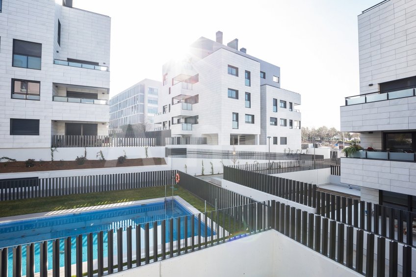 Lluminós pis amb terrassa i piscina a Vollpelleres -5