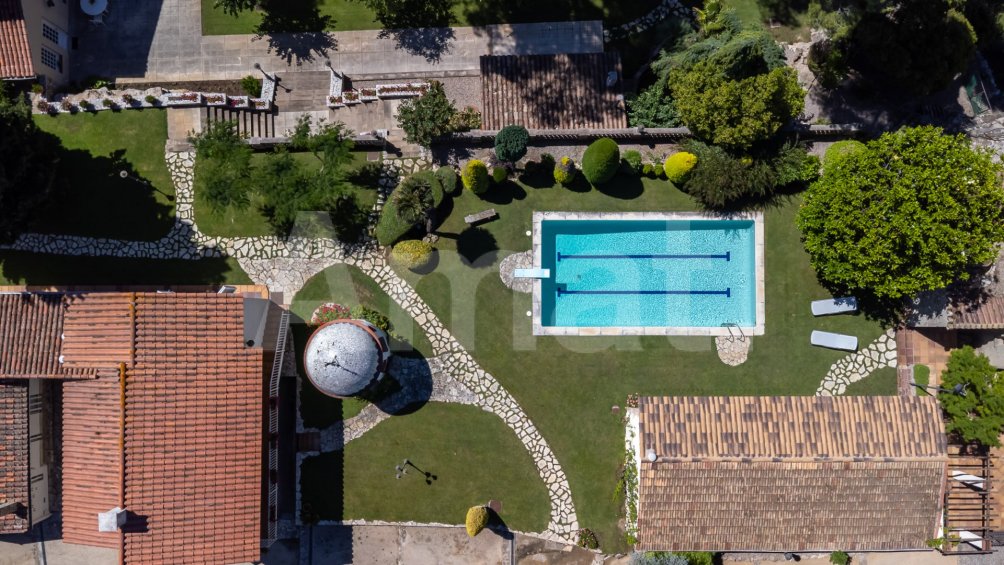 Exclusiva Villa con Masía más 3 viviendas y vistas panorámicas -102