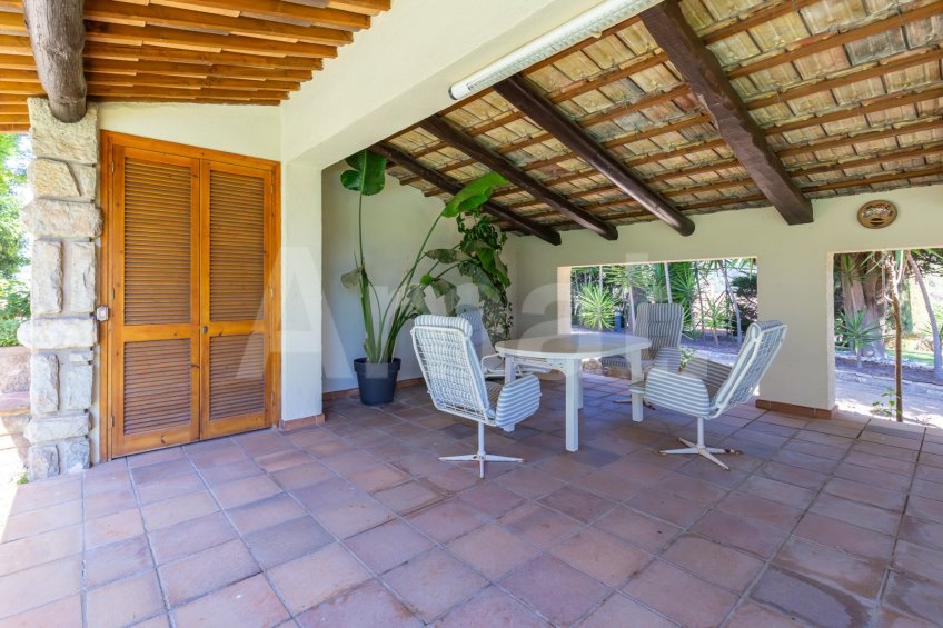 Exclusiva Villa con Masía más 3 viviendas y vistas panorámicas -109