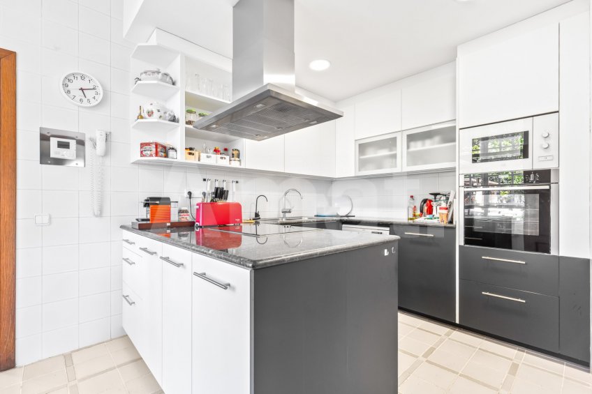 Exclusiva Villa con Masía más 3 viviendas y vistas panorámicas -64