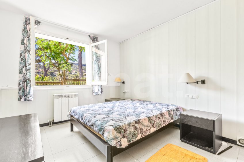 Exclusiva Villa con Masía más 3 viviendas y vistas panorámicas -79