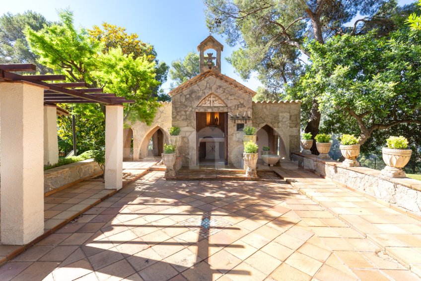 Exclusiva Villa con Masía más 3 viviendas y vistas panorámicas -85