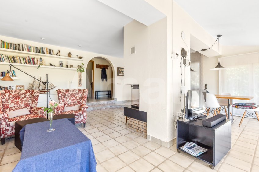 Exclusiva Villa con Masía más 3 viviendas y vistas panorámicas -93