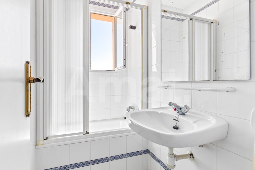 Exclusiva Villa con Masía más 3 viviendas y vistas panorámicas -94