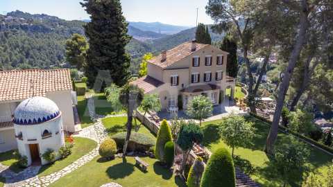 Exclusiva Villa con Masía más 3 viviendas y vistas panorámicas -103