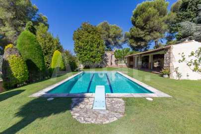Exclusiva Villa con Masía más 3 viviendas y vistas panorámicas -105