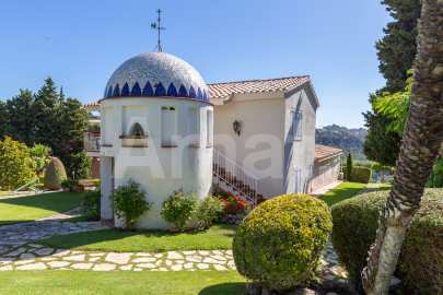 Exclusiva Villa con Masía más 3 viviendas y vistas panorámicas -111