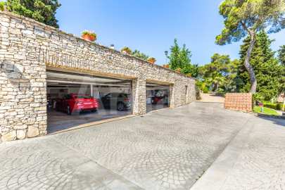 Exclusiva Villa con Masía más 3 viviendas y vistas panorámicas -115