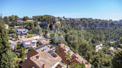 Exclusiva Villa con Masía más 3 viviendas y vistas panorámicas -19