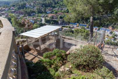 Exclusiva Villa con Masía más 3 viviendas y vistas panorámicas -30