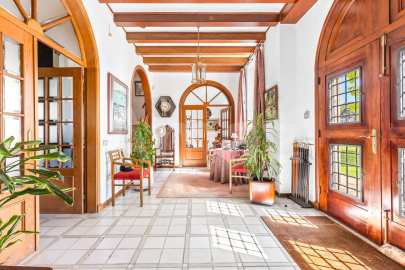 Exclusiva Villa con Masía más 3 viviendas y vistas panorámicas -60