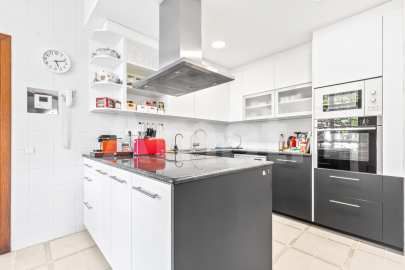 Exclusiva Villa con Masía más 3 viviendas y vistas panorámicas -64