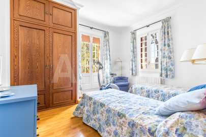 Exclusiva Villa con Masía más 3 viviendas y vistas panorámicas -71