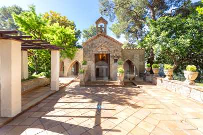 Exclusiva Villa con Masía más 3 viviendas y vistas panorámicas -85