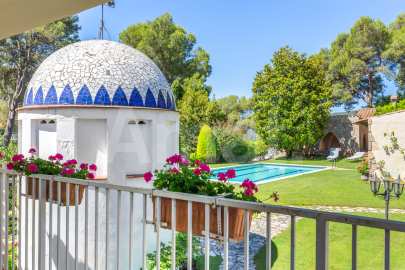 Exclusiva Villa con Masía más 3 viviendas y vistas panorámicas -97