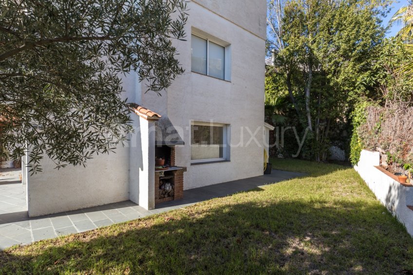 Elegance & Serenity in a residential area. -26