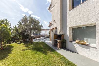 Elegance & Serenity in a residential area. -4